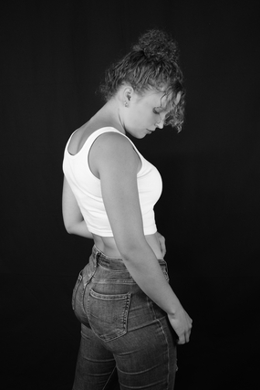 欧美性感黑白风格优优人体艺术图片